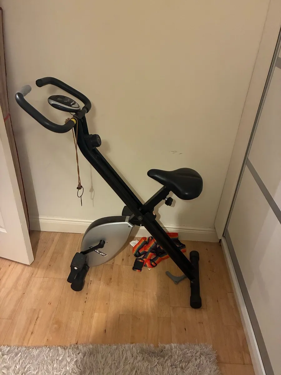 Exercise bike - Image 1