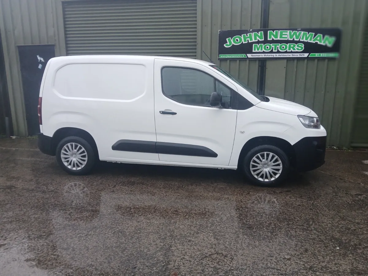 Citroen Berlingo 2021 3 seater low mileage - Image 2