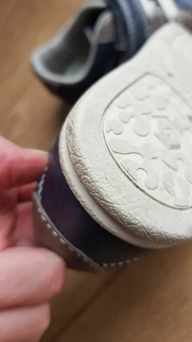 Toddler shoes –M&S leather -size UK6 - Image 4