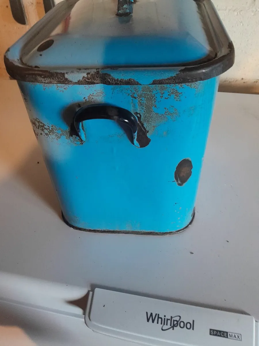 Vintage  blue  enamel  bread bin - Image 4