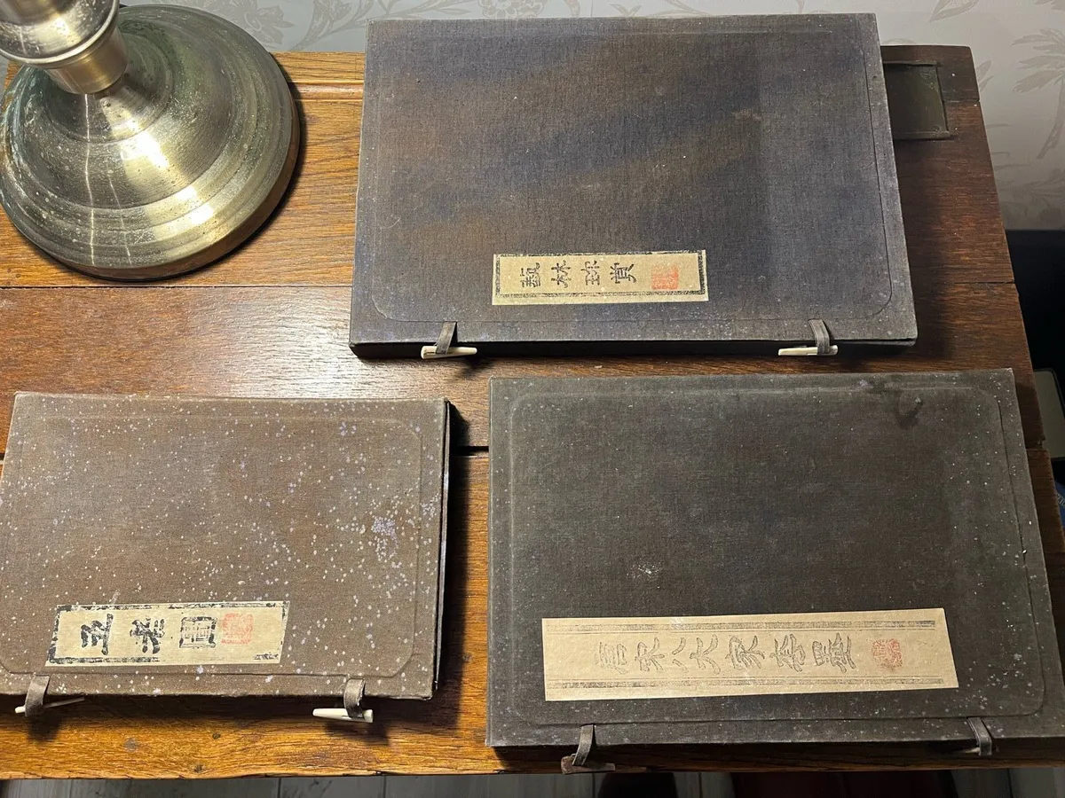 Chinese Collectibles - Image 1