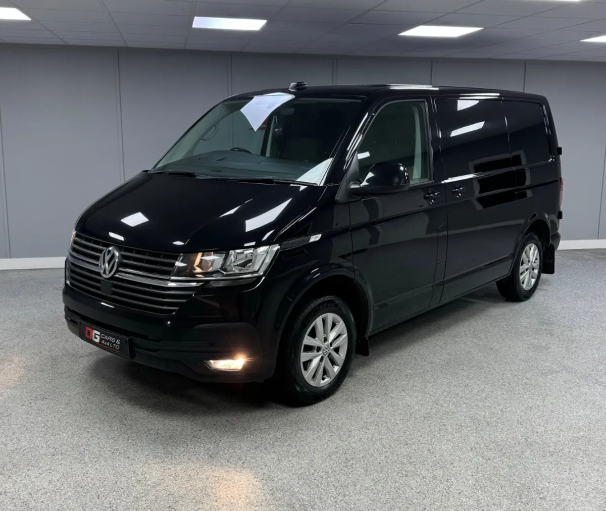 2021 Volkswagen Transporter 2.0 TDI Highline SWB - Image 3
