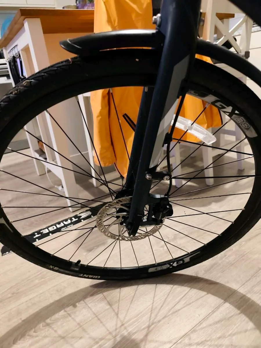 Giant escape road bike - Image 3