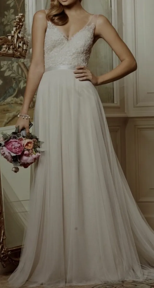 Watters Wtoo Wedding dress and matching veil - Image 2