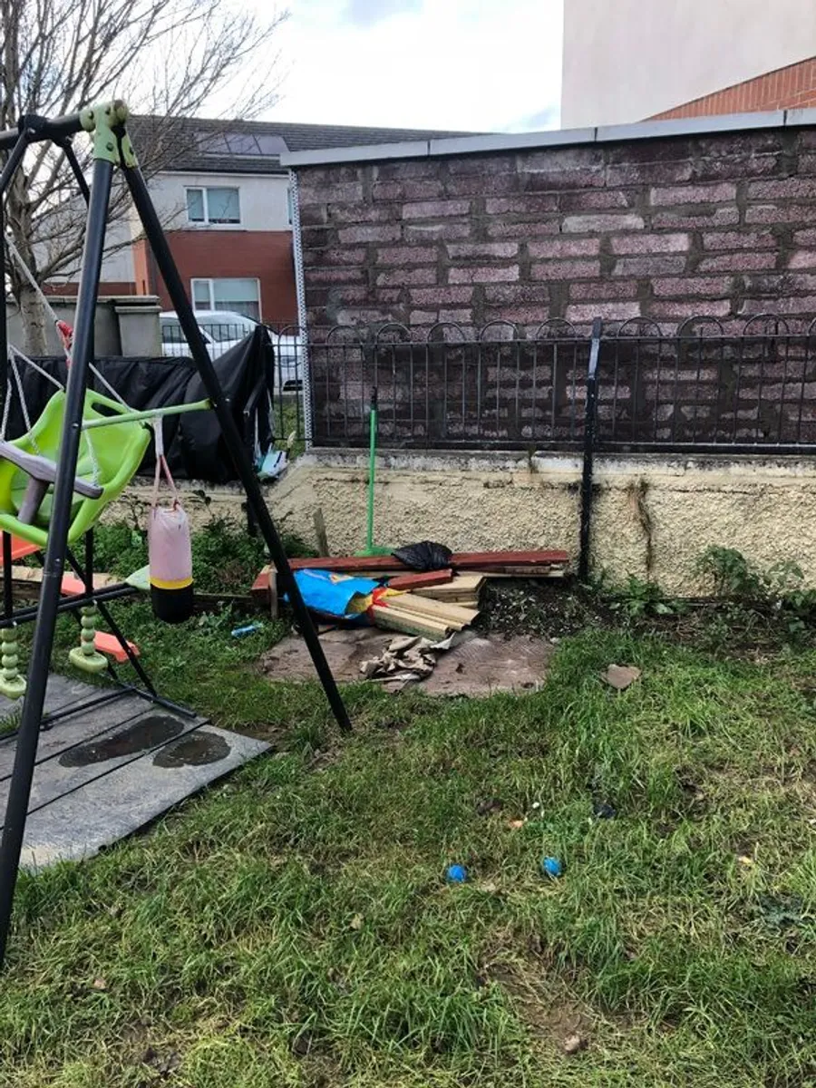 Galvanised railing sections 90ft in total - Image 4