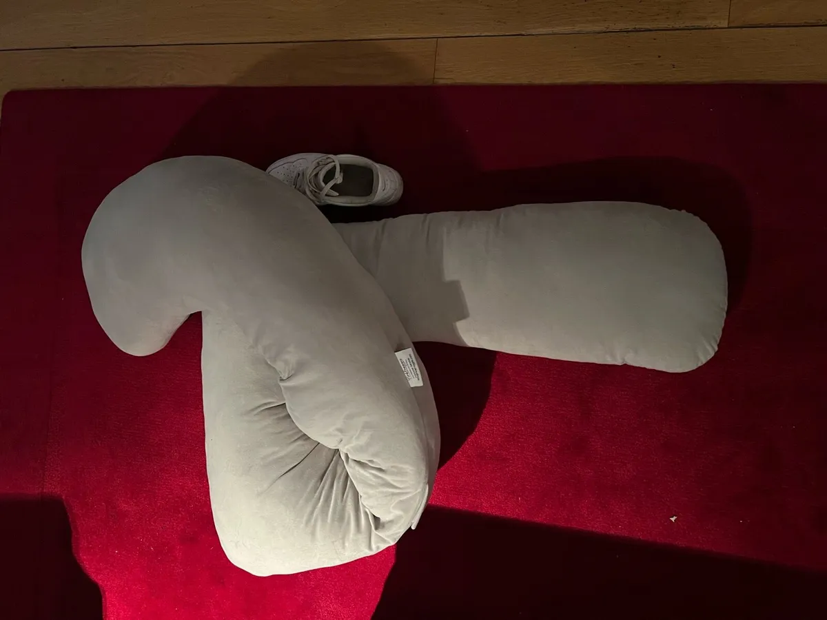 Pregnancy pillow - Image 1