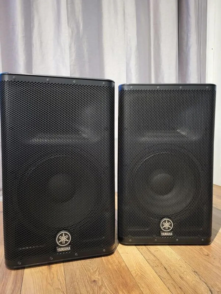 Yamaha DXR12 (PAIR) - New unopened speaker stands included. - Image 1