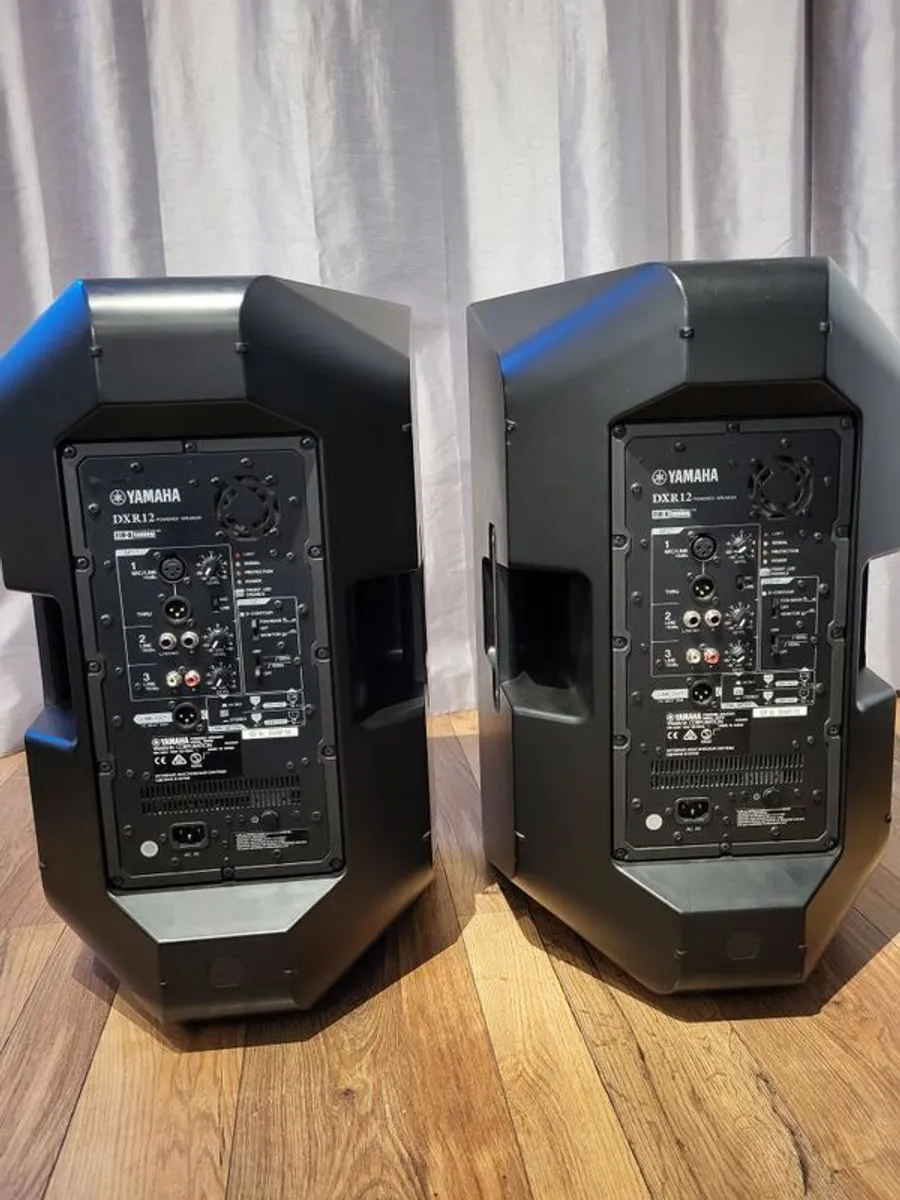 Yamaha DXR12 (PAIR) - New unopened speaker stands included. - Image 2