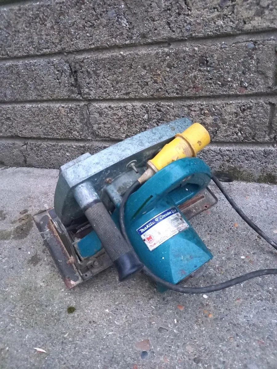 Makita 9 Inch Skilsaw - Image 1