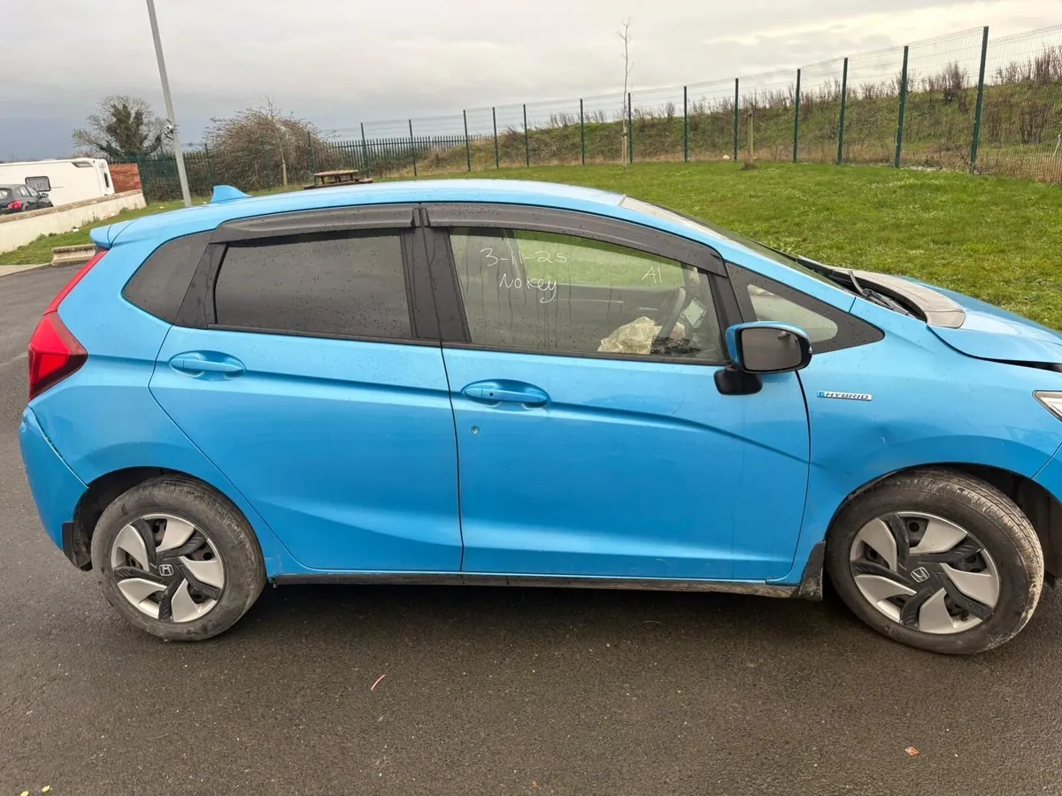 2014 Honda fit - Image 3