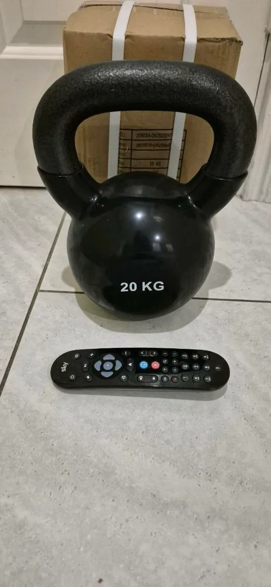 Brand new 20 kilo cast iron kettlebell - Image 1