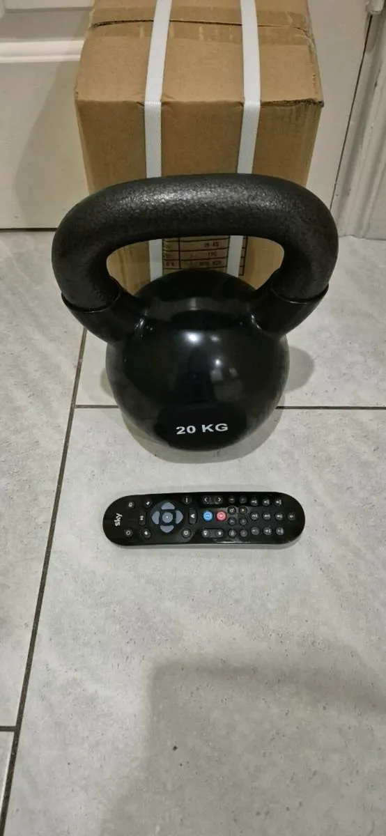 Brand new 20 kilo cast iron kettlebell - Image 2