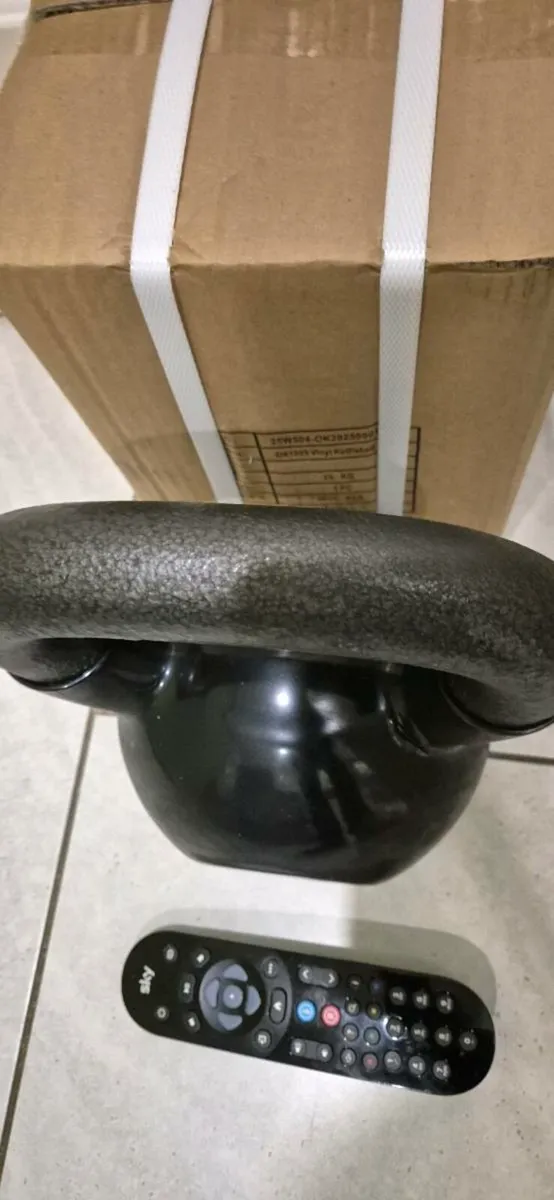 Brand new 20 kilo cast iron kettlebell - Image 4