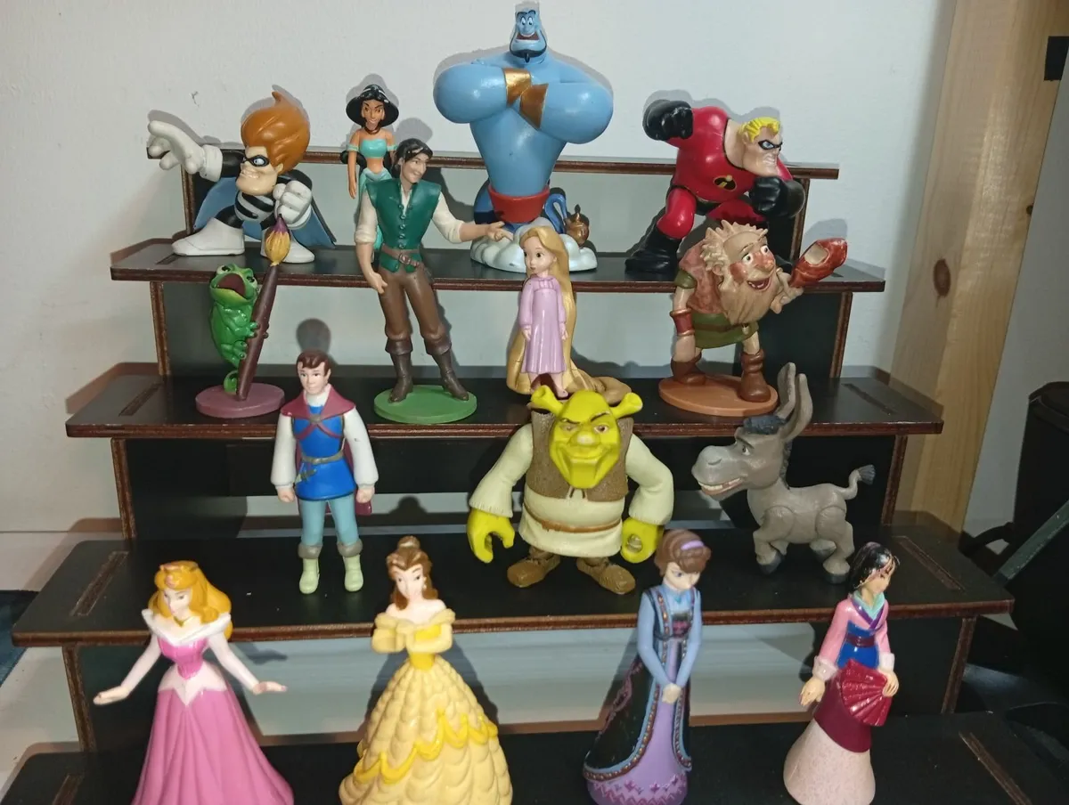 Collection Of Disney Figures Incredibles, Frozen