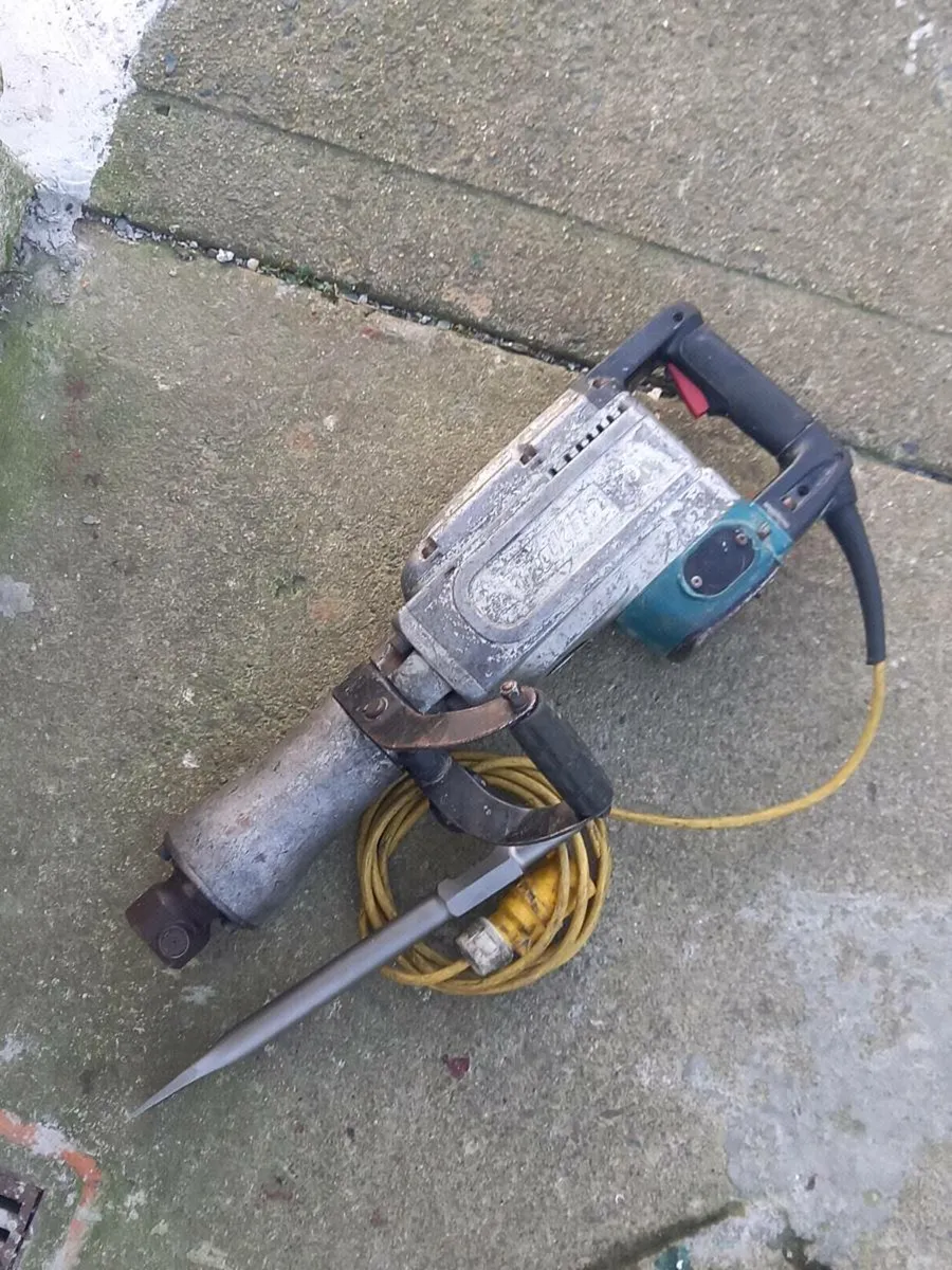Makita Concrete Breaker - Image 3