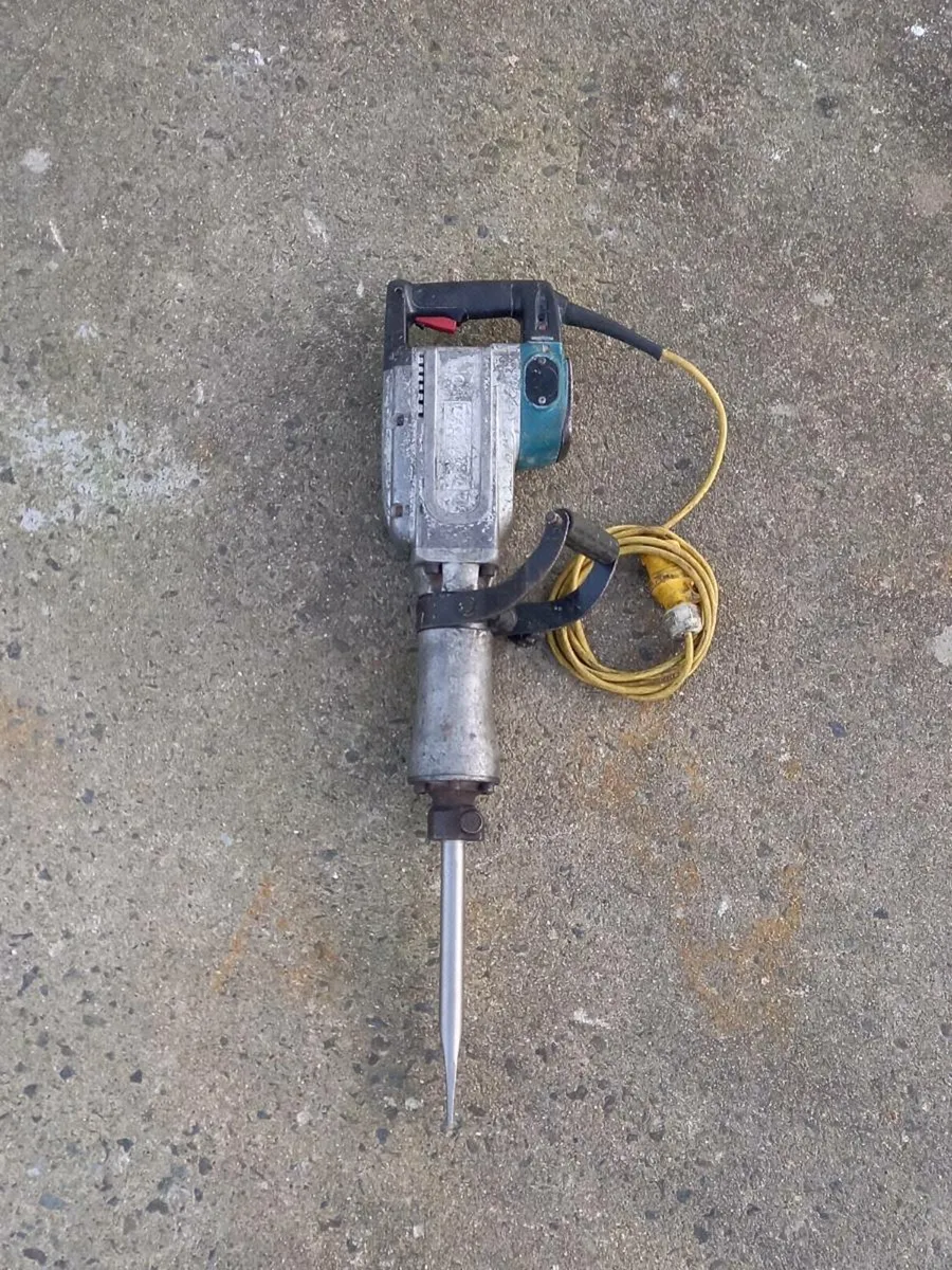 Makita Concrete Breaker - Image 4