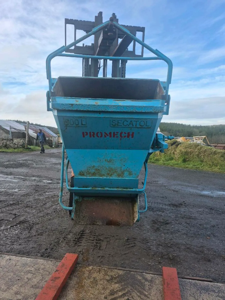 Secatol concrete skip - Image 1