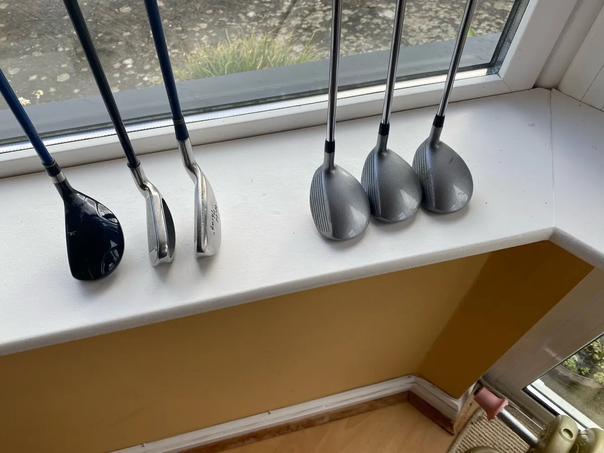 Selection of left handed golf clubs - Image 1