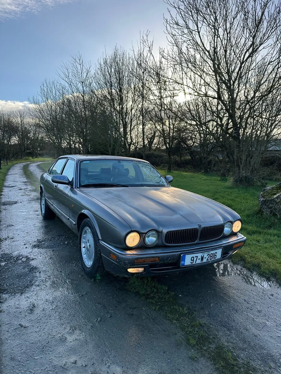 Jaguar XJ6 3.2 - Image 1