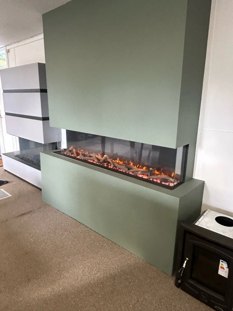 Electric fireplace - Image 1