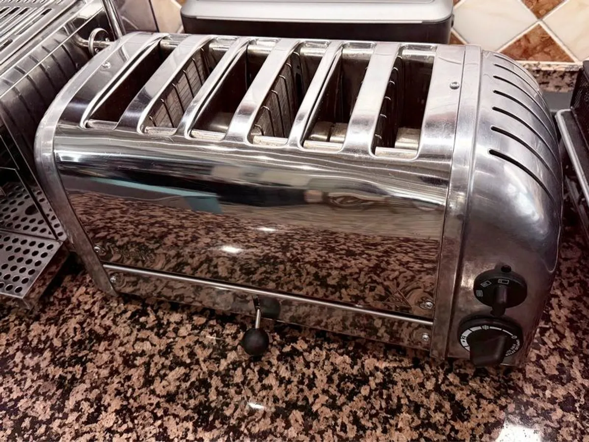 Dualit 6-Bun Catering Toaster - Image 2