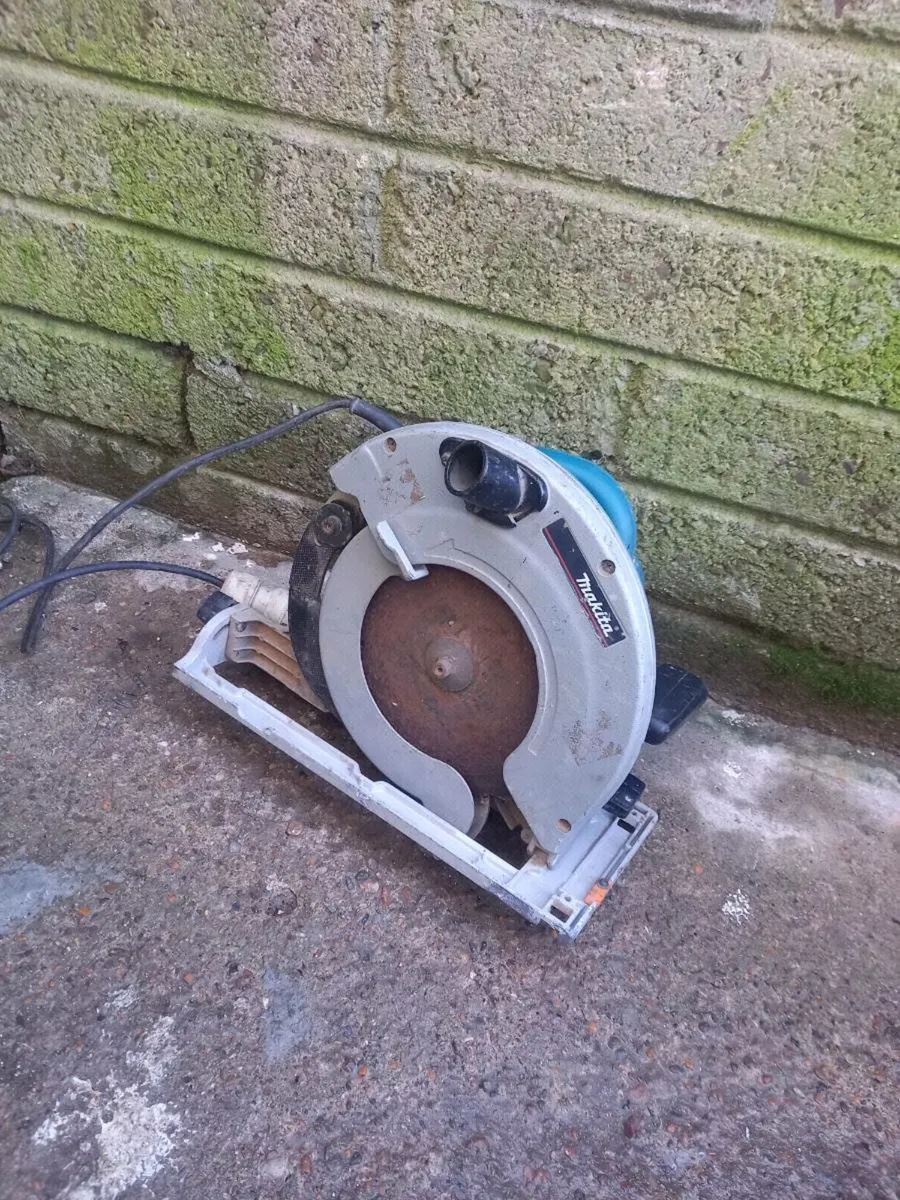 Makita 9 Inch Skilsaw - Image 4