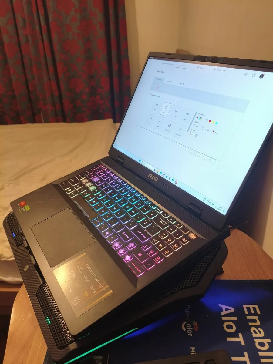 Gaming Laptop MSI Crosshair A16 Ryzen 9 RTX 5070 - Image 2