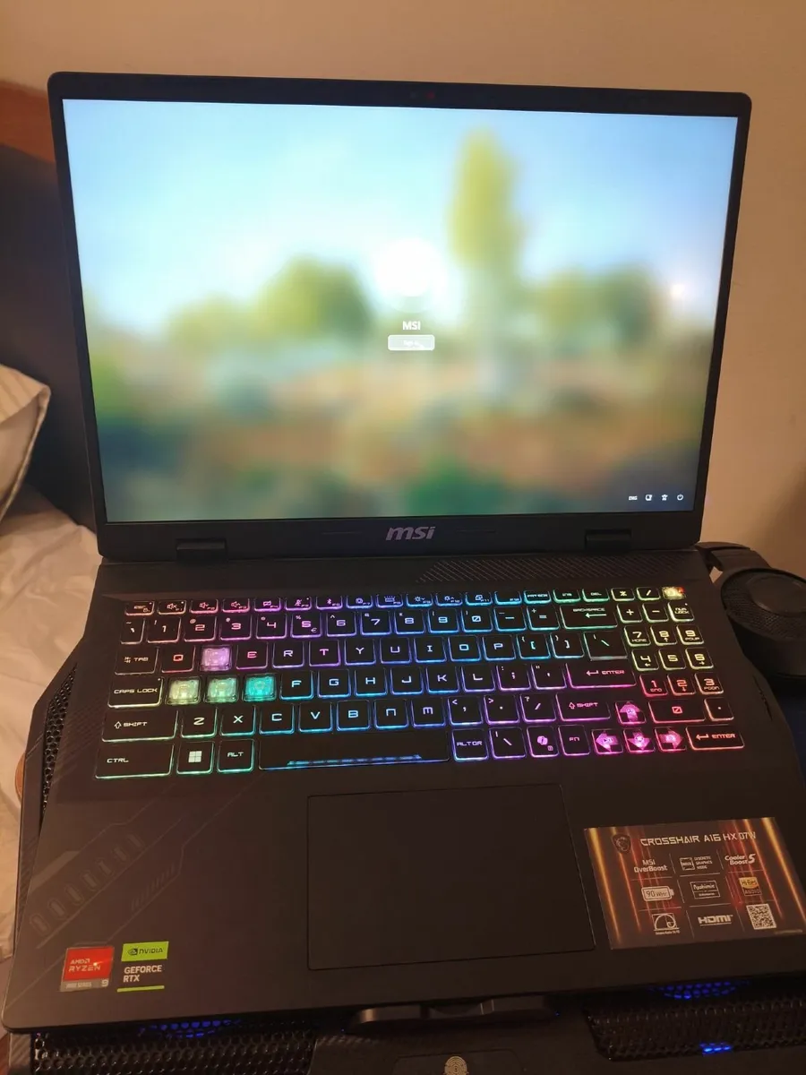 Gaming Laptop MSI Crosshair A16 Ryzen 9 RTX 5070 - Image 3