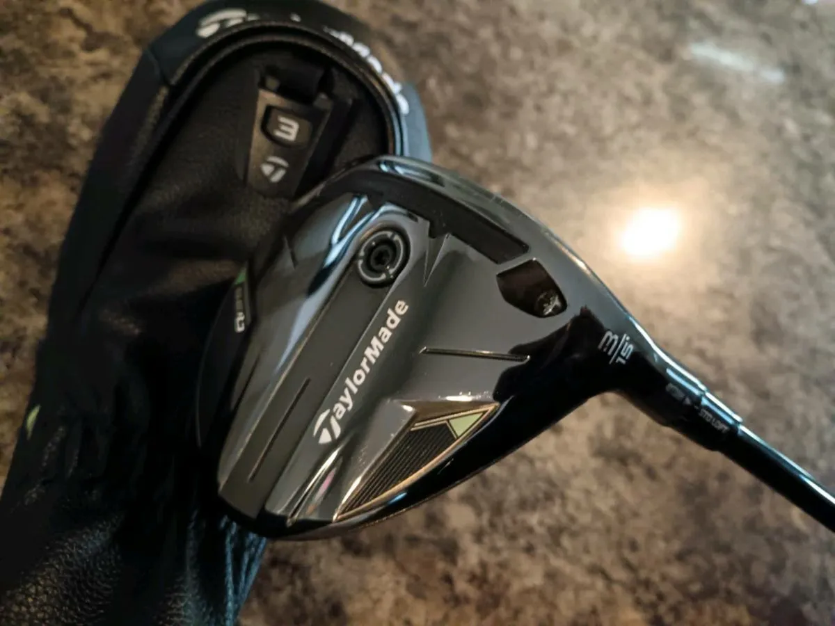 Taylormade Qi35 3 Wood. As New. - Image 1