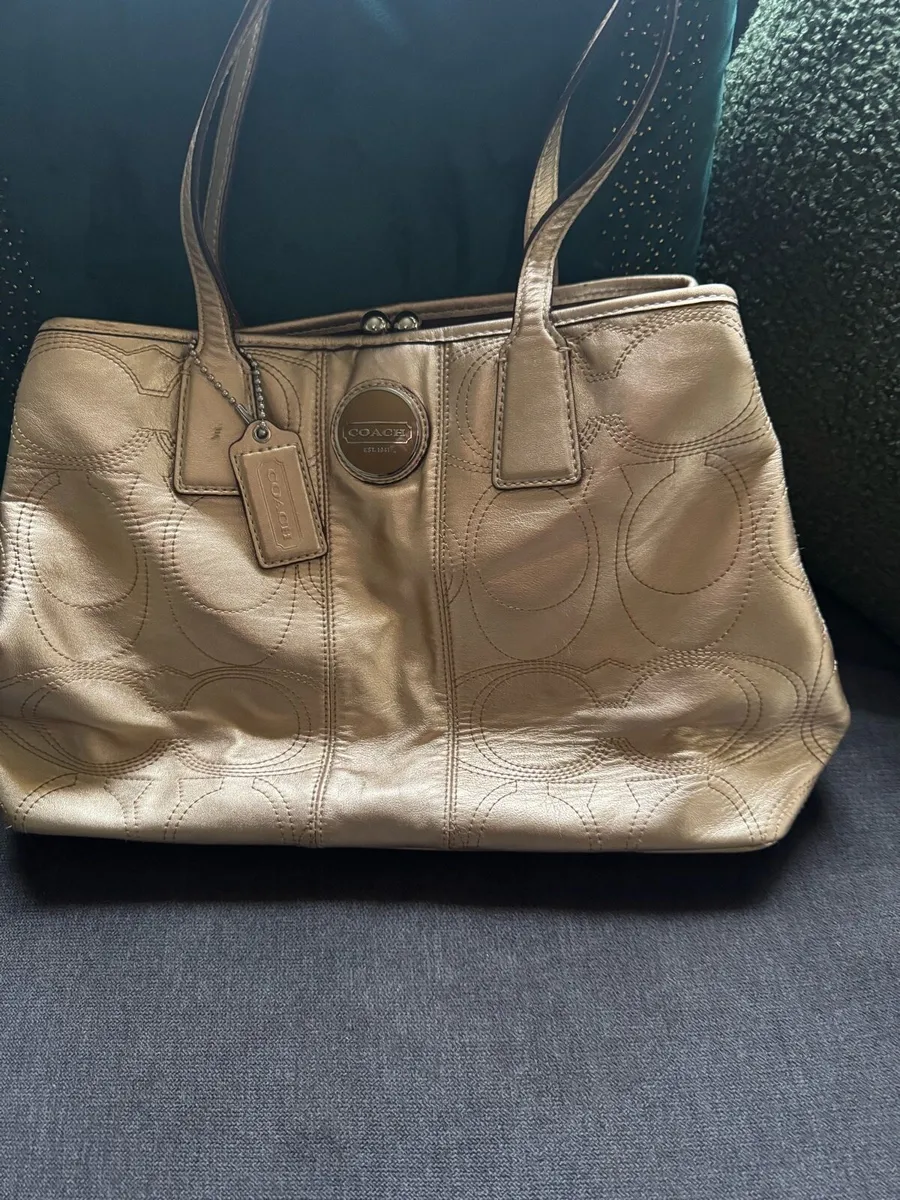 Coach women bag - Image 1