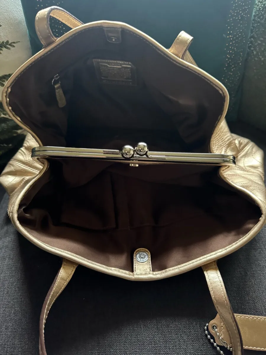 Coach women bag - Image 2