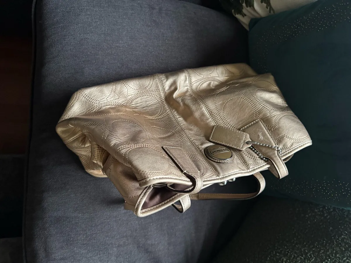 Coach women bag - Image 4