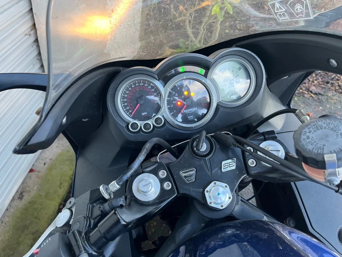 2013 triumph sprint gt - Image 2