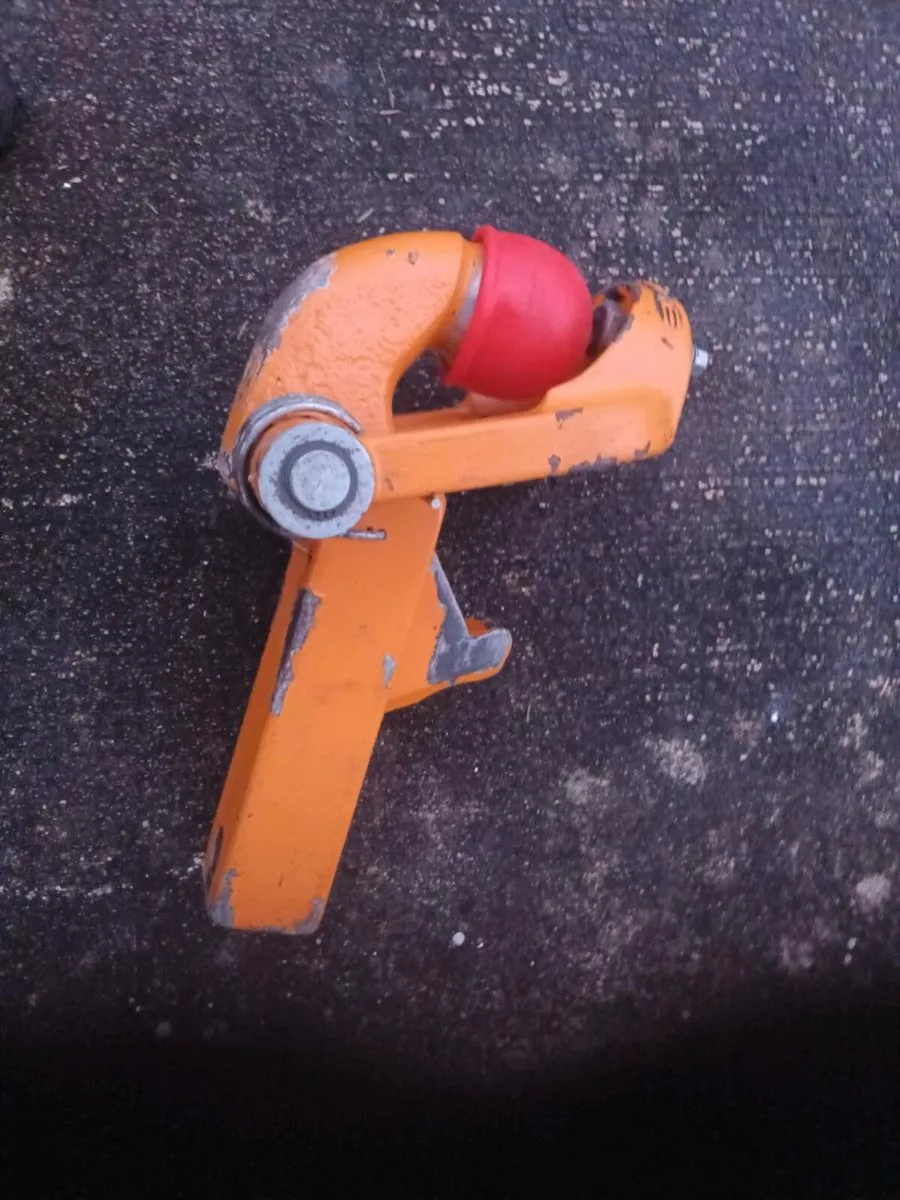 Dromone ball hitch - Image 4