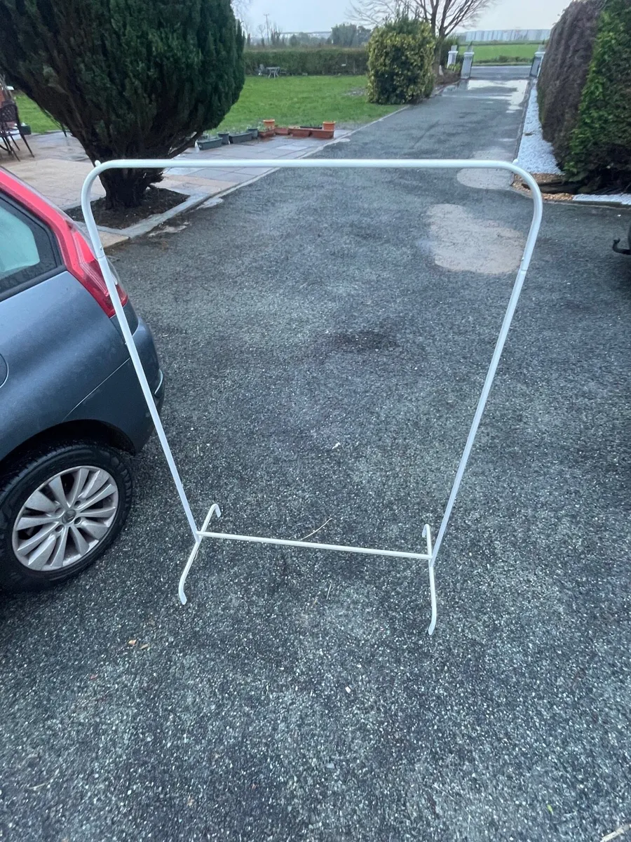Clothes hanger €15 - Image 1