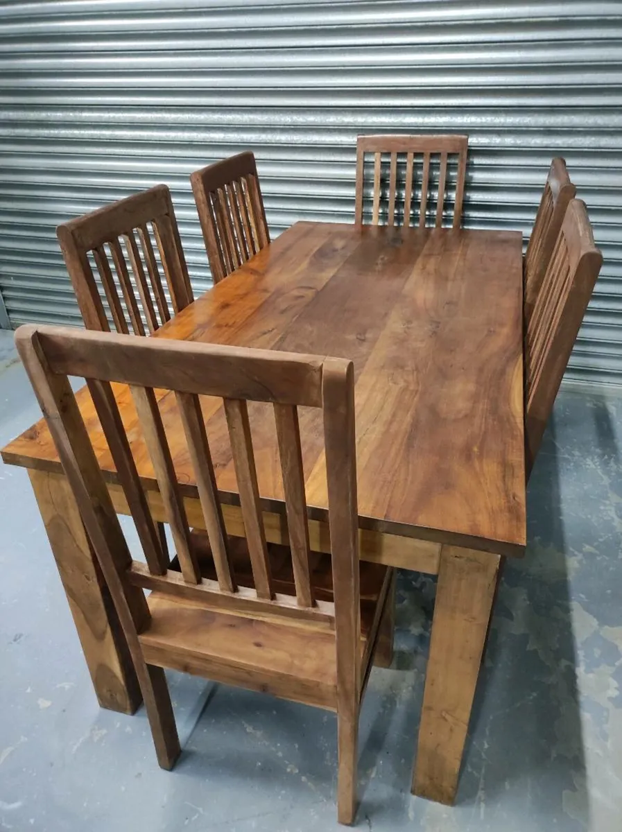 Solid wood table & 6 chairs🚚 - Image 1