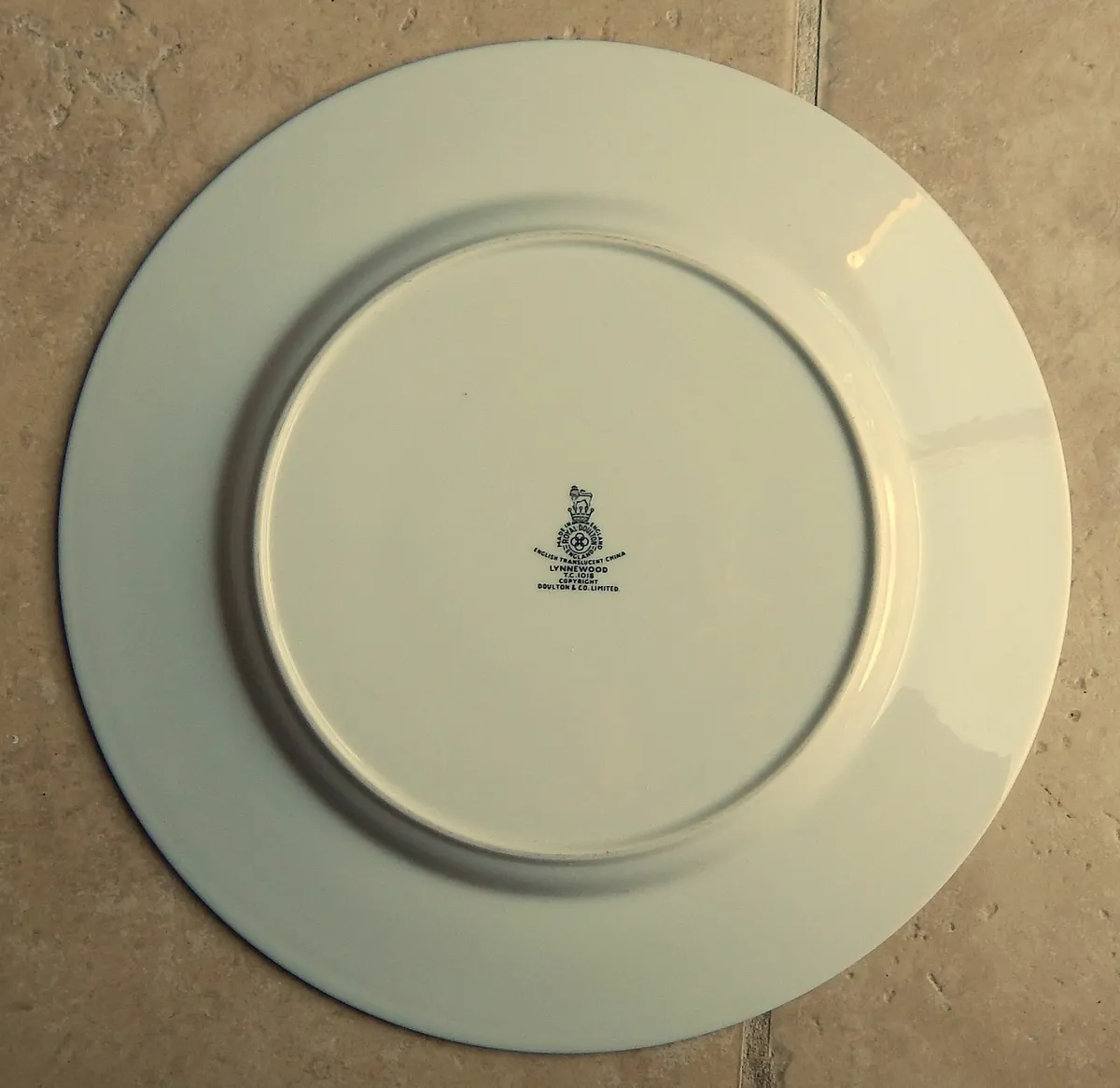 Collection of 5 Royal Doulton Lynnewood Plates - Image 2