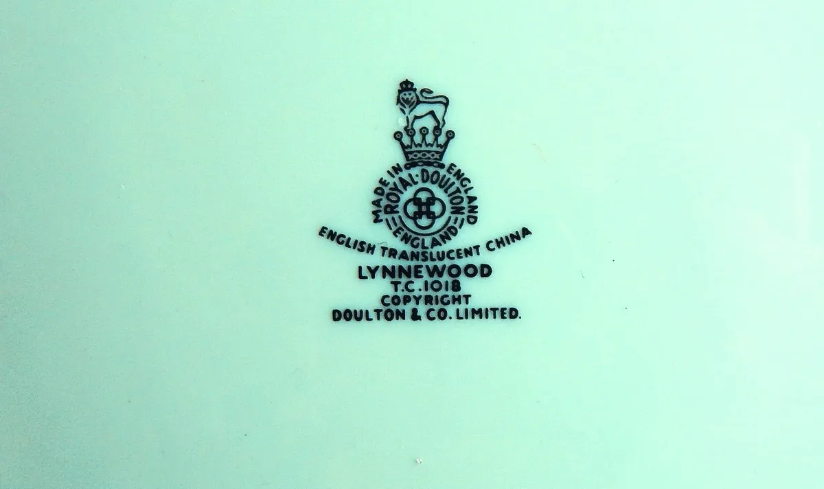 Collection of 5 Royal Doulton Lynnewood Plates - Image 4