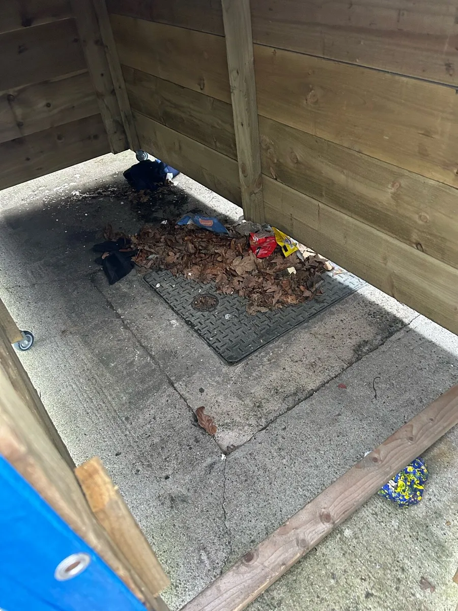 Wooden shed - Image 3