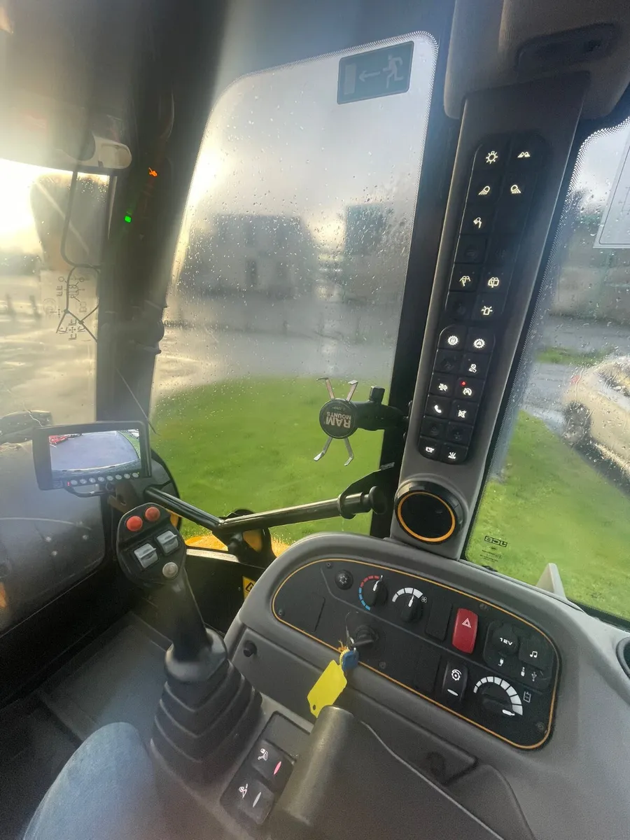 JCB 320S TELEHANDLER - Image 4
