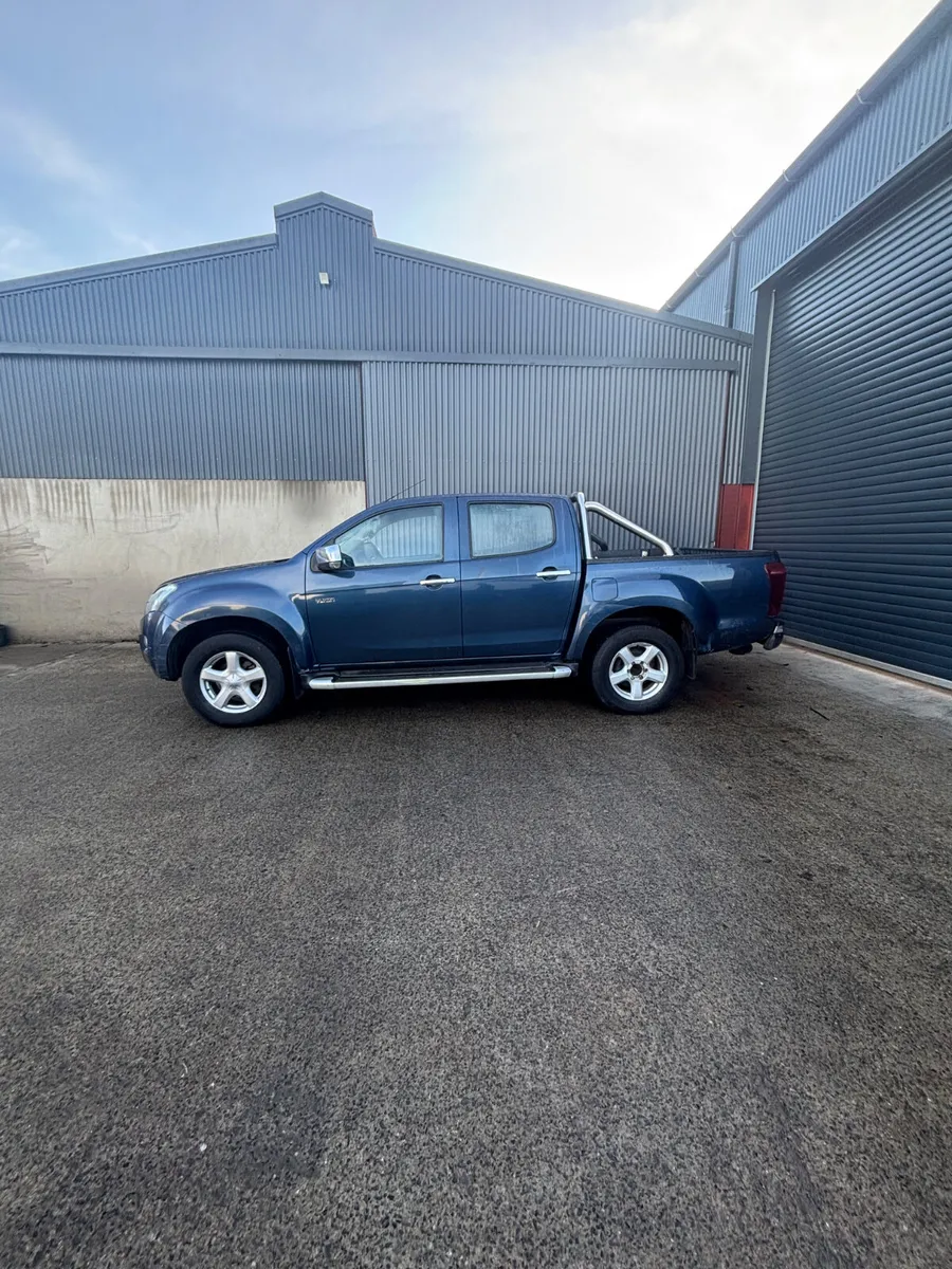 Isuzu D-Max For Breaking - Image 3