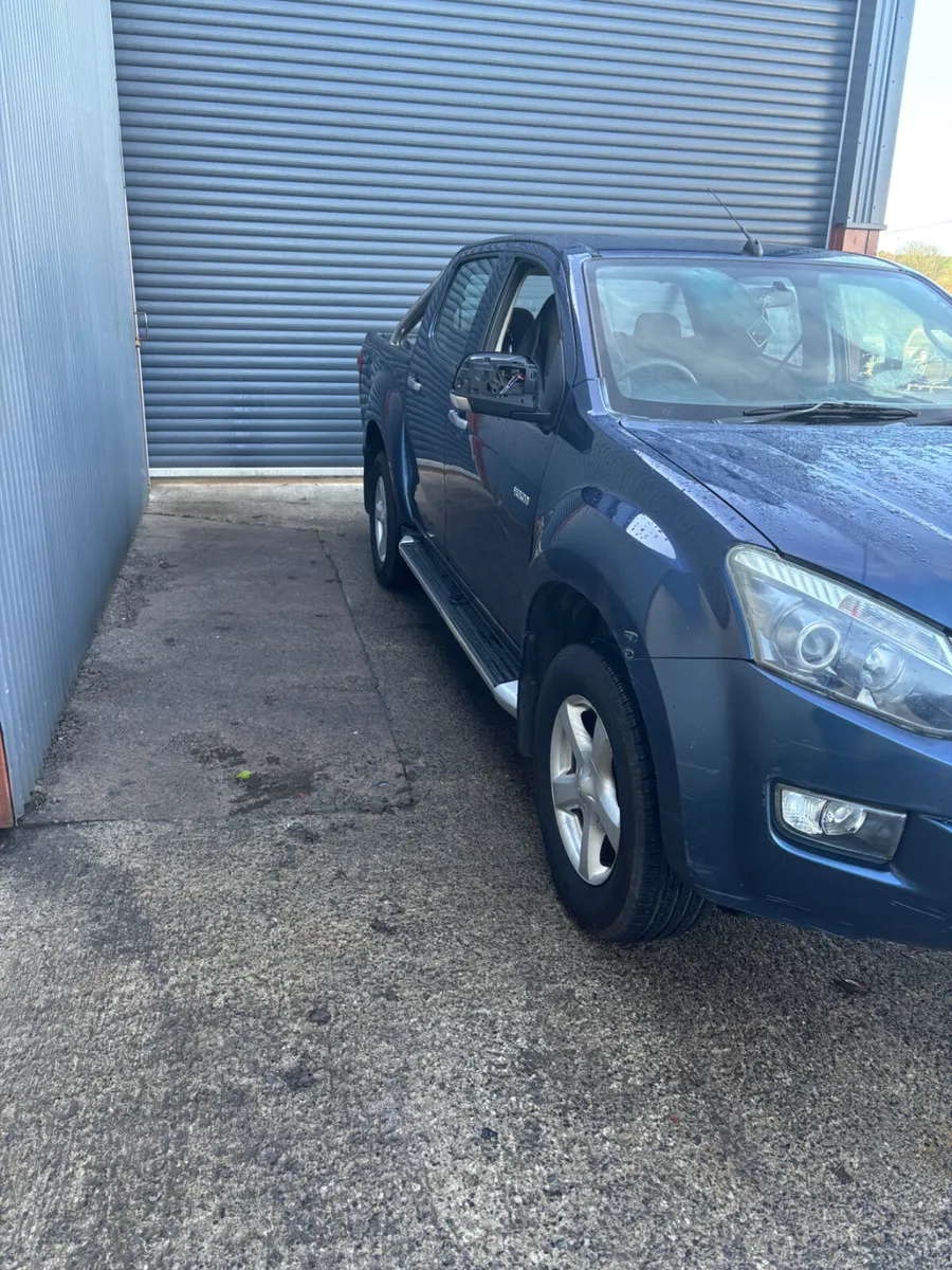 Isuzu D-Max For Breaking - Image 4
