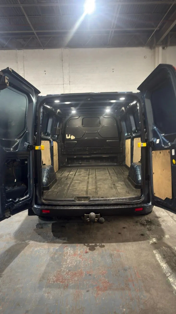 TRANSIT CUSTOM TREND - Image 4