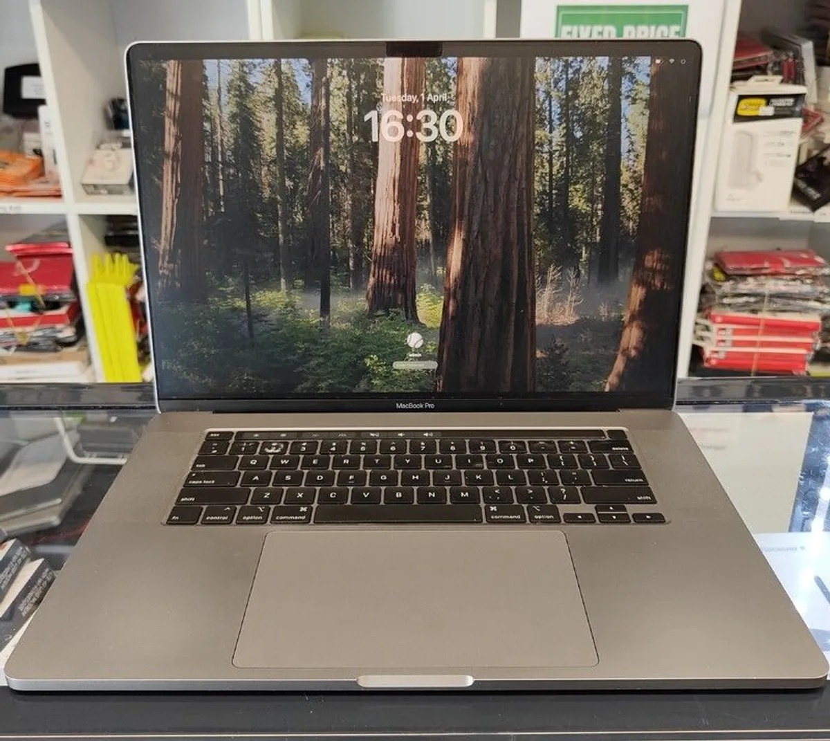 Touch Bar MacBook Pro A2141 2019 16" 2.4GHz  i9-9980HK 9th Gen. 32GB RAM 512GB SSD (Battery Cycle: 1237) - Image 2