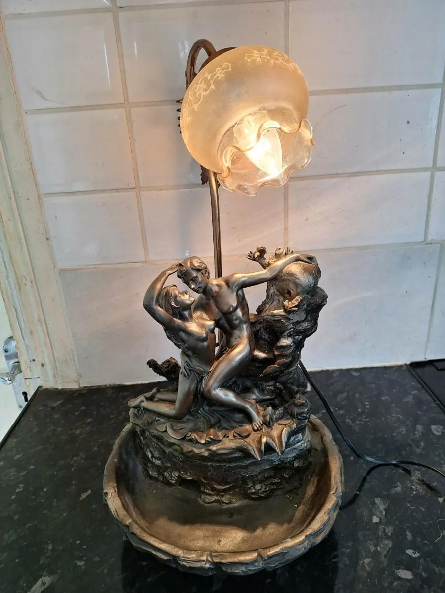 Heavy metal table lamp - Image 1