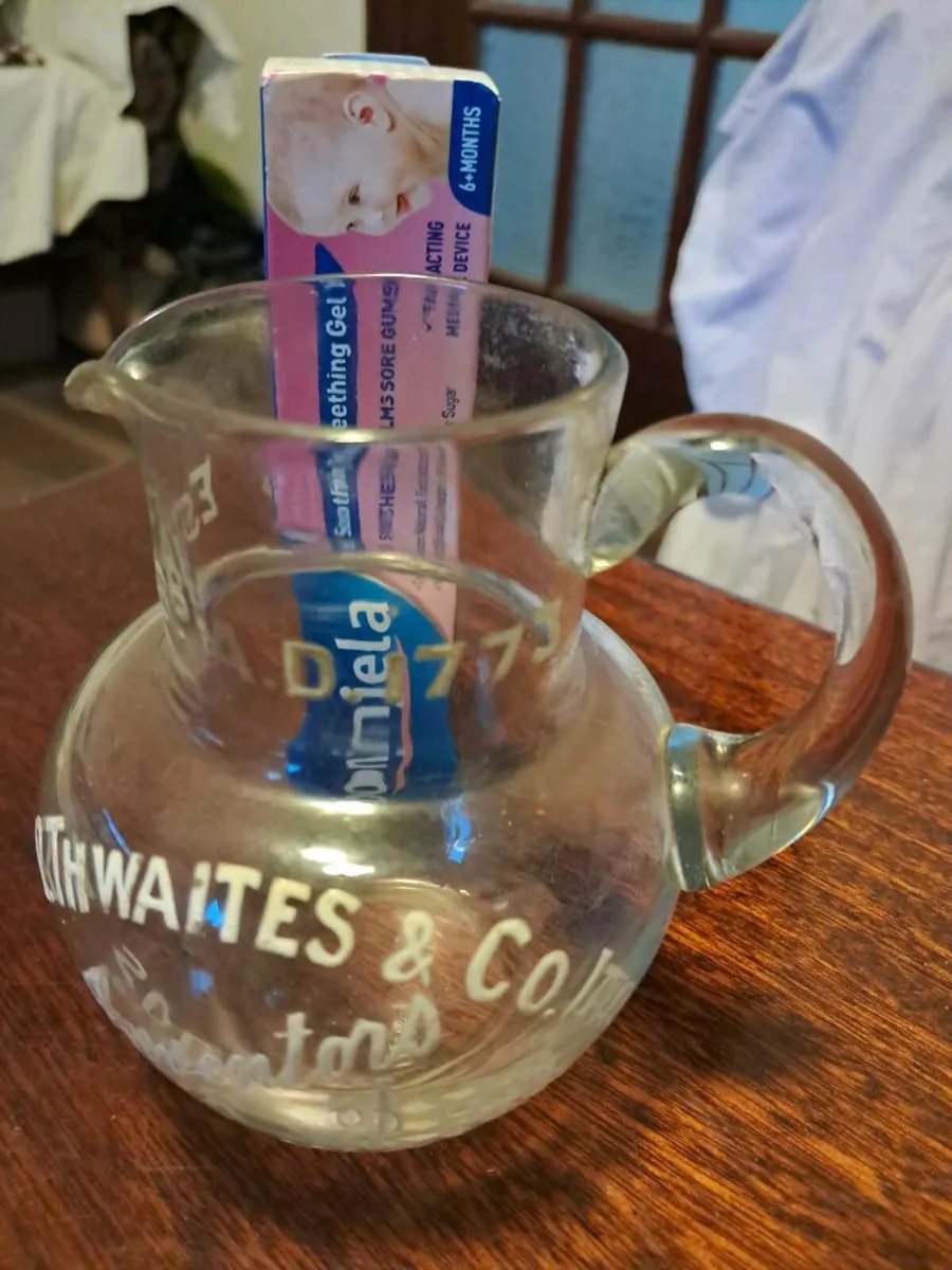 Thwaites glass pub jug - Image 2