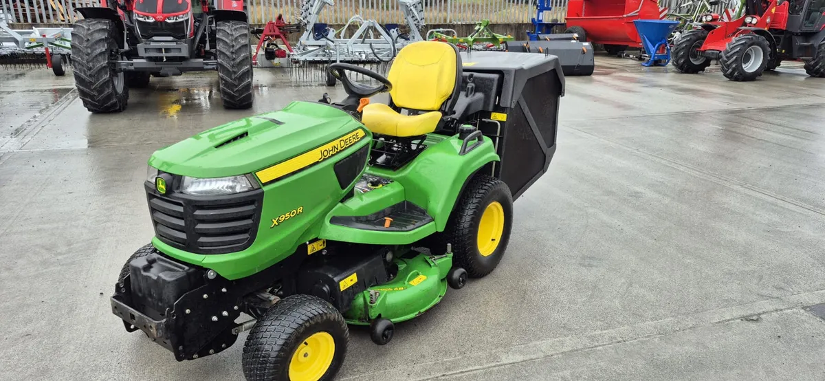 John Deere X950 Ride-On Mower - Image 2