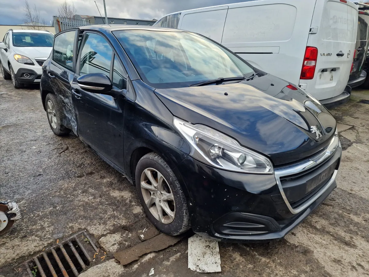 16 PEUGEOT 208  1.2 P FOR BREAKING - Image 1