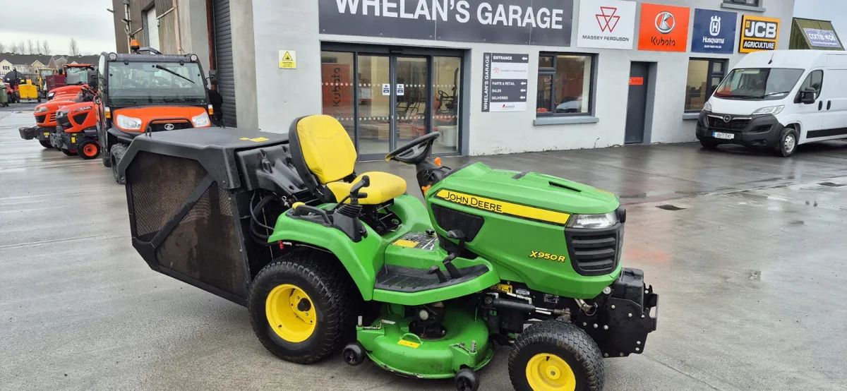 John Deere X950 Ride-On Mower - Image 1