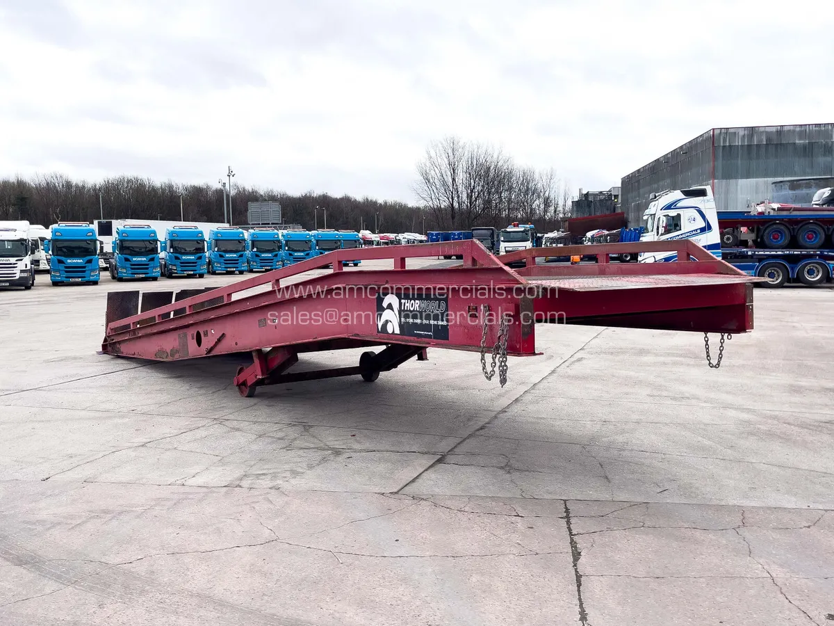 2003 THORS WORLD FOLDING MOBILE YARD RAMP - Image 1